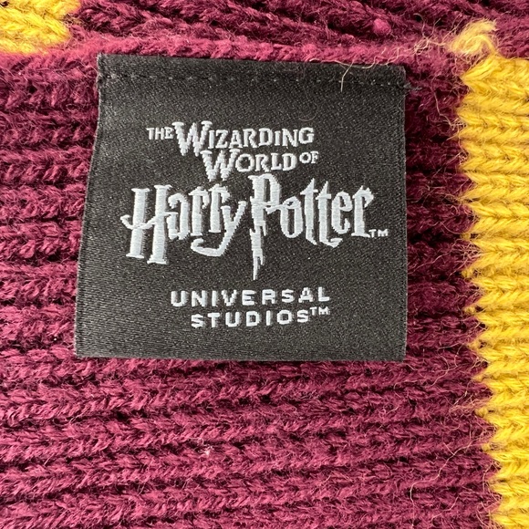 Gryffindor House Scarf Wizarding World of Harry Potter Universal Studios 2016 - Picture 2 of 5
